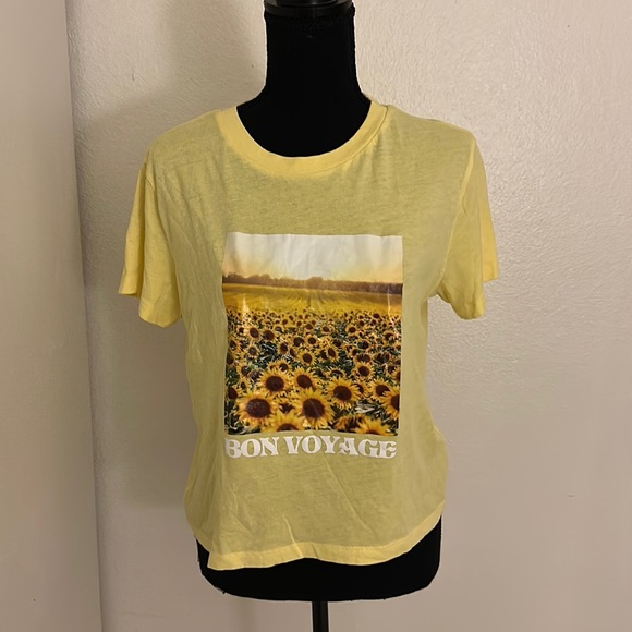 Tops - Urban nation, sunflower, and yellow T-shirt